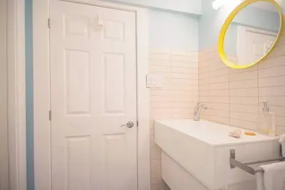 Image de A White, Bright, Gorgeous Nest.