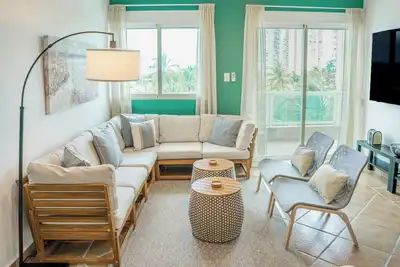 Image de The Felix: Family-friendly Condo w/Pool & Central A/C; 3 Minute Walk to Beach