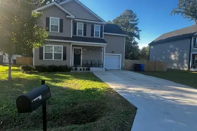 Image de Spacious 5-bedroom house with Ac, WiFi in delightful Chesapeake