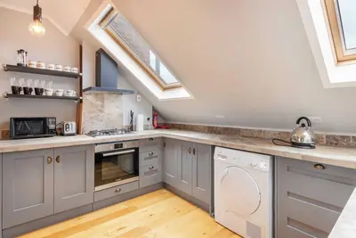 Image de Refurbished 4 bed Norbury Duplex apartment