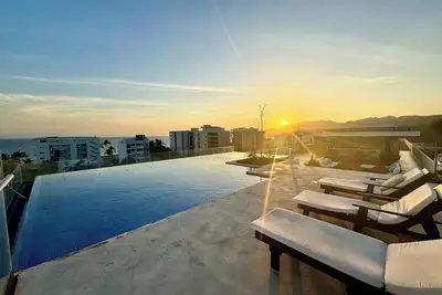 Image de 200 Meters From The Beach, Infinity Pool, Apartment 2 Bedrooms 2 Bathrooms