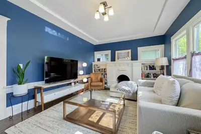 Image de New! Bungalow Home in Central Berkeley