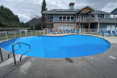 Image de Lake side 2-bedroom condo in Sicamous with WiFi, Ac