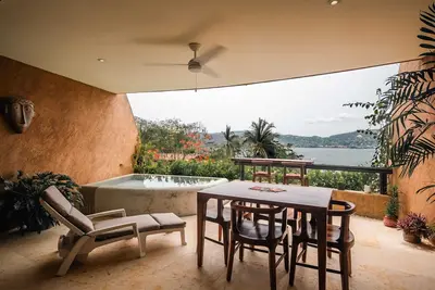 Image de Walk to La Ropa Beach - Luxury 2 bed 2 bath at Armadillo