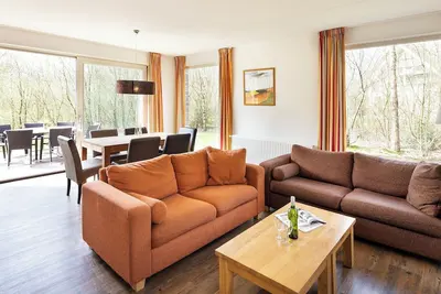Image de Detached 8-person villa