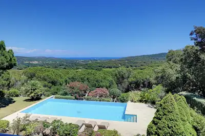 Image de Bastide de 6 chambres en plein milieu de la nature, vue mer