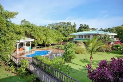 Image de Two-bedroom condo with privacy. 5 minutes to Quepos