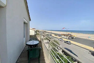 Image de Narbonne-Plage : T4 en 1ère ligne, 7p, balcon, parking, accès plage direct
