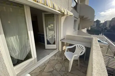 Image de Narbonne-Plage : T2 climatisé, balcon, parking, à 100m de la plage, commerces à proximité