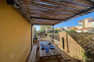 Image de T2 lumineux avec jardin, proche plage à Narbonne – 4 pers, équipement complet, environnement calme