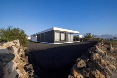 LajaresTenVulcansView Minimalist villa, with panoramic views of 10 volcanoes
