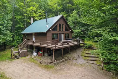 Image de Tranquil 5-Br Oak Chalet 3-min to Campton Mountain