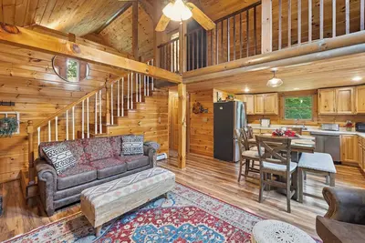 Image de Serene 3-Br Woodland Cabin