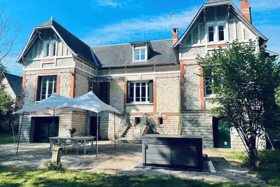 Image de Maison de maître de 15 pers, dans un écrin de verdure, idéal pour vos événements