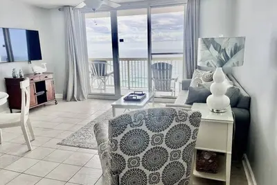Image de Beachfront Resort-Amazing View-3 Pools/Tiki Bar