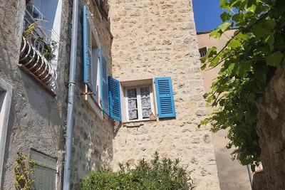 Image de Gite La tour des remparts sur le chemin de ronde de Bargemon exp sud vue nature