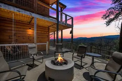 Image de 5 bed, Mountain views, hot tub, games.