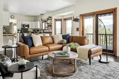 Image de Hot Tub | Scenic Views | Spacious Deck | Game Room