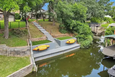 Image de Casa Lago on Lake Lbj, A Zenful Retreat; Game Room; Canal Front; Putting Green