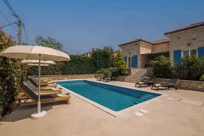Image de Villa avec piscine pour 8 personnes