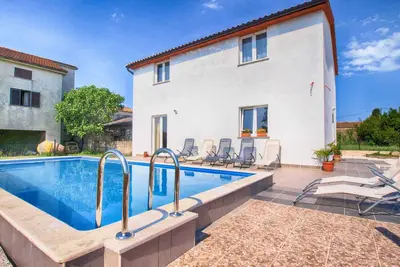 Image de Maison de vacances avec piscine pour 6 personnes