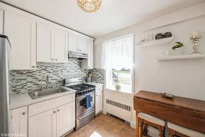 Image de Stylish Retreat Blocks to Vibrant Bronx-Yonkers Pub Scene; 25 Minutes to Nyc