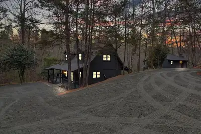 Image de Fully Furnished Mid Term Rental, 2 Homes| Creekside Fishing| 10 mins to Dt Helen