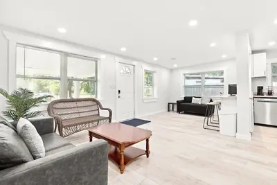 Image de Private Seminole Retreat Minutes to Madeira Beach!