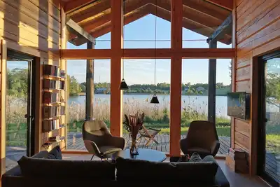 Image de Lakehouse Nero vacation home right on the lake and beautiful old town nearby.