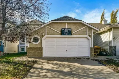 Image de 4br2ba Suite near Yyc 1 Min Walk to Bus Stop