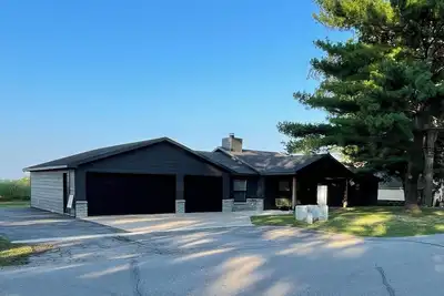 Image de Monkey Island Stay & Play, the ultimate golf & lakeside retreat!