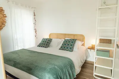 Image de Studio en rez de jardin avec parking Ă 5 mn du centre historique de Bayeux