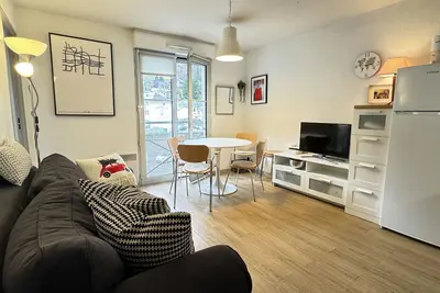 Image de 100m télécabine ou commerces. 4p