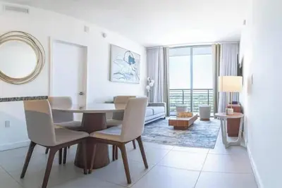 Image de A1404a Unique Apartment Dt Doral