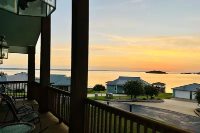 Image de Lakeside Living Paradise: Relaxing waterfront retreat