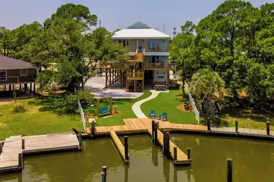 Image de Rendezvous Bay 4 Luxury Villa on Indian Bay with Boat Dock