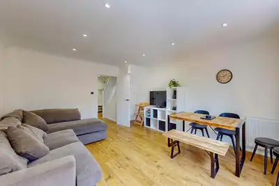 Image de 2 Bed w/ Garden & Free Parking near the Thames
