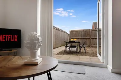 Image de New! Charming 2-bed Home in Nevis Walk, Sleeps 6!