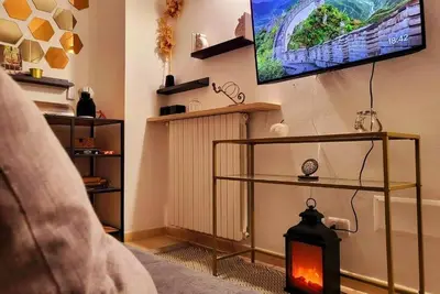 Valley View Apartment