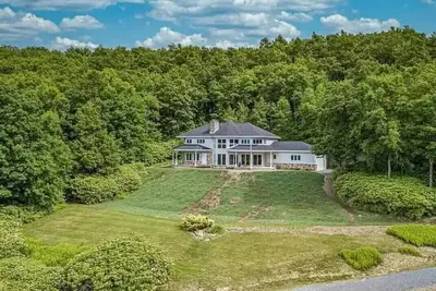 Image de Endless Lake Views, Amazing Sunsets overlooking a state park!