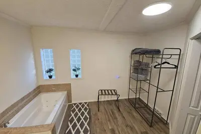 Image de Charming farmhouse with 3 bedrooms and WiFi, Ac in enchanting Rutherfordton