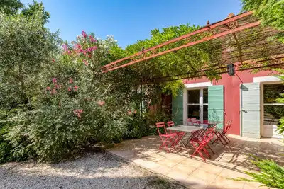 Image de Maison de vacances 'Le Cézanne' avec piscine partagée, Wi-Fi et climatisation