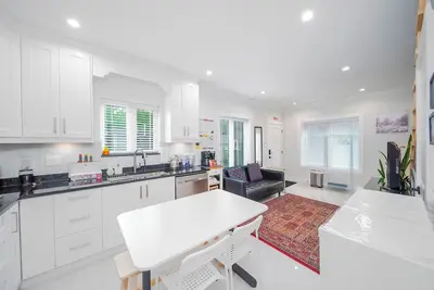 Image de New laneway house near Airport, World Cup Stadium, Downtown, Ubc,