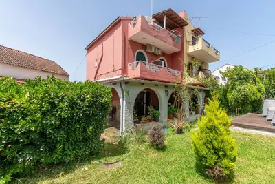 Image de Appartement \"Villa Oasis\" avec vue sur les montagnes, Wi-Fi et climatisation