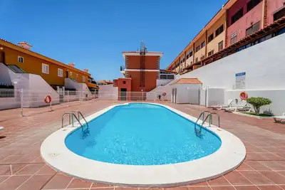 Image de Maison de vacances 'Casa Brisa De Candelaria' avec vue sur la mer, piscine partagée et Wi-Fi