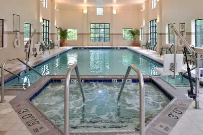 Image de Free Breakfast. Indoor Pool & Hot Tub. Close to the Virginia Beach business district!