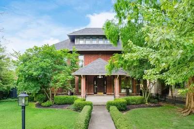 Image de Iconic Broad Mansion