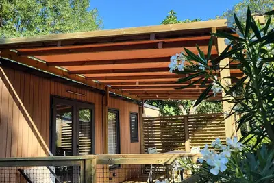 Image de Mobil-home Premium 30m² - 2 chambres - Tv - lave-vaisselle - climatisation - terrasse couverte - 4 personnes