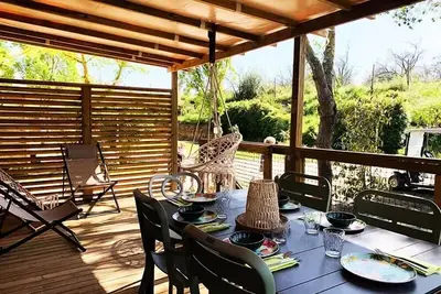 Image de Mobil-home Premium 32m² - 3 chambres - Tv - lave-vaisselle - climatisation - terrasse couverte - 6 personnes