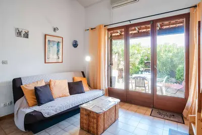 Image de Mpg4-Pavillon Studio Mezzanine climatisé avec place de parking privée